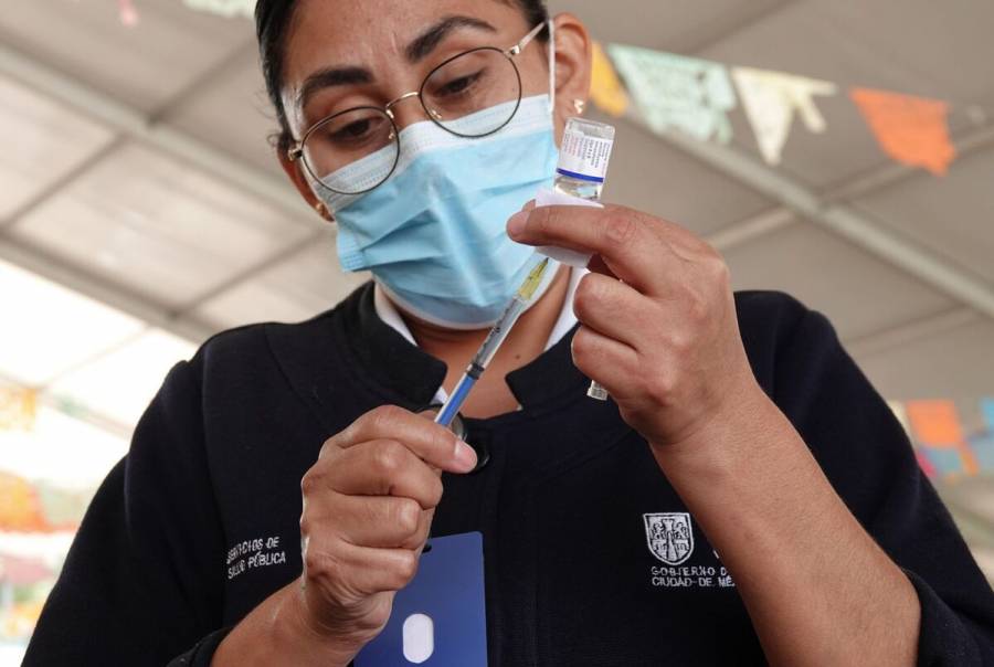 Avanza aplicación de 54.6 millones de vacunas contra influenza y Covid-19