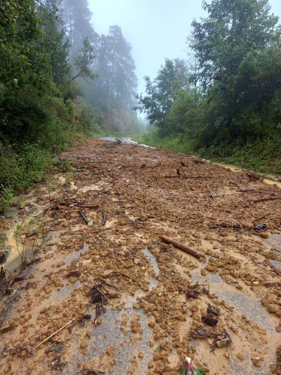 Autopista del Sol sufre daños por paso de Huracán Otis