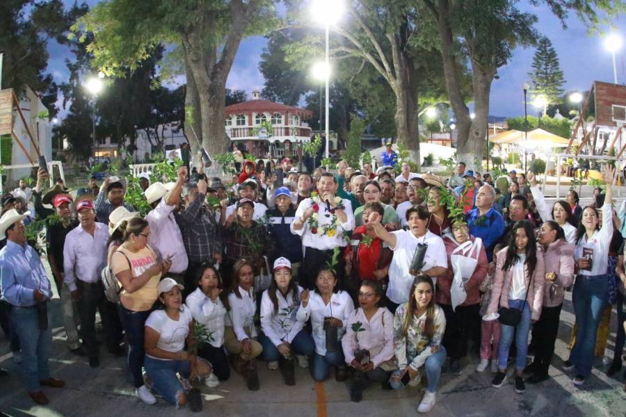 Tecamachalco recibe con los brazos abiertos a Armenta