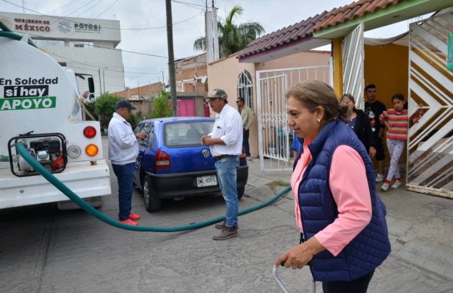 Leonor Noyola atiende personalmente desabasto de agua en Soledad