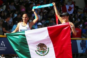 Con oro en relevos, Mayan y Catherine Oliver cierran actuaci&oacute;n en Santiago 2023