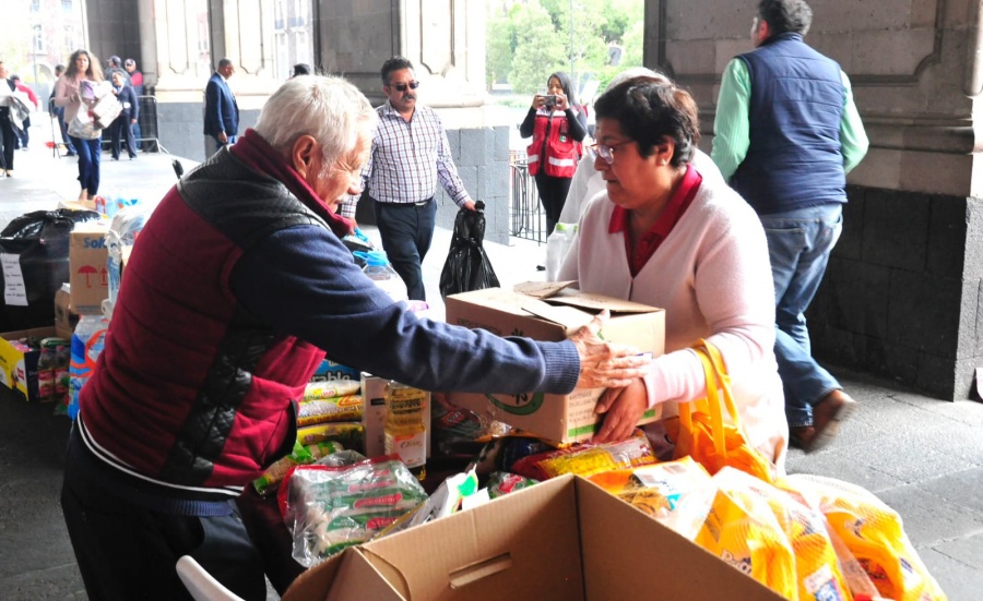 Edomex envía 154 toneladas de ayuda a damnificados en Guerrero