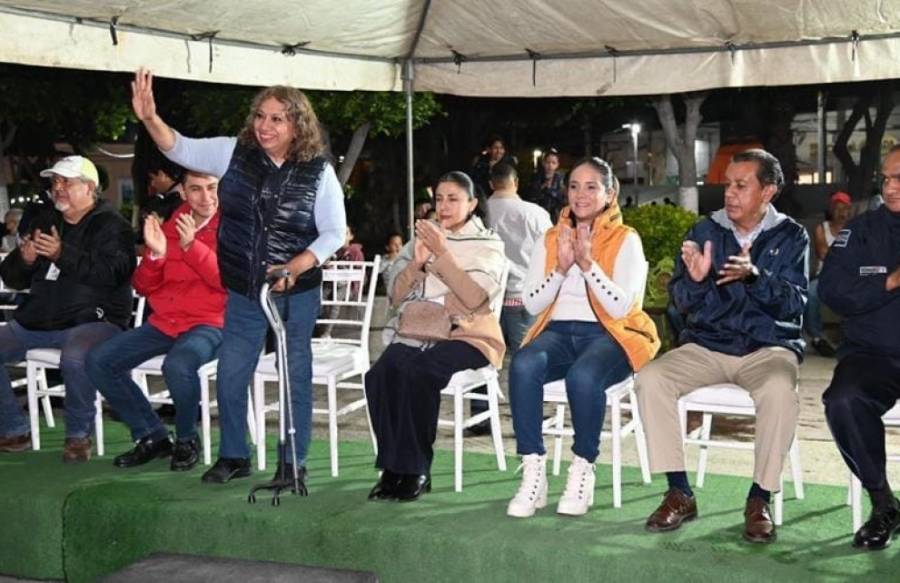 Altar monumental de Día de muertos es inaugurado por Leonor Noyola en Soledad