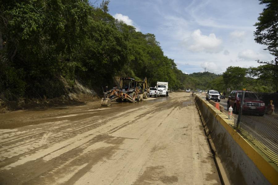 Capufe mantiene libre tránsito en algunas plazas de cobro de la México-Acapulco