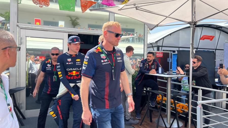 Verstappen no cede terreno y Ferrari batalla de más en la práctica 3