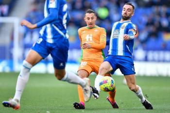 Andr&eacute;s Guardado homenajeado por su r&eacute;cord de partidos en el Real Betis