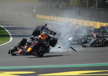 Checo deja a la afición con el corazón roto tras abandonar el GP México