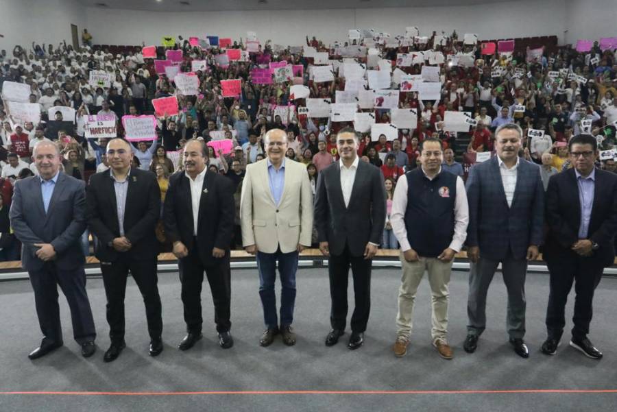 Recibe Harfuch apoyo en su recorrido en CDMX