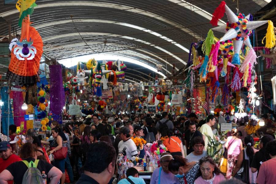 Familias en el Edomex gastan más de mil pesos en ofrendas por el Día de Muertos