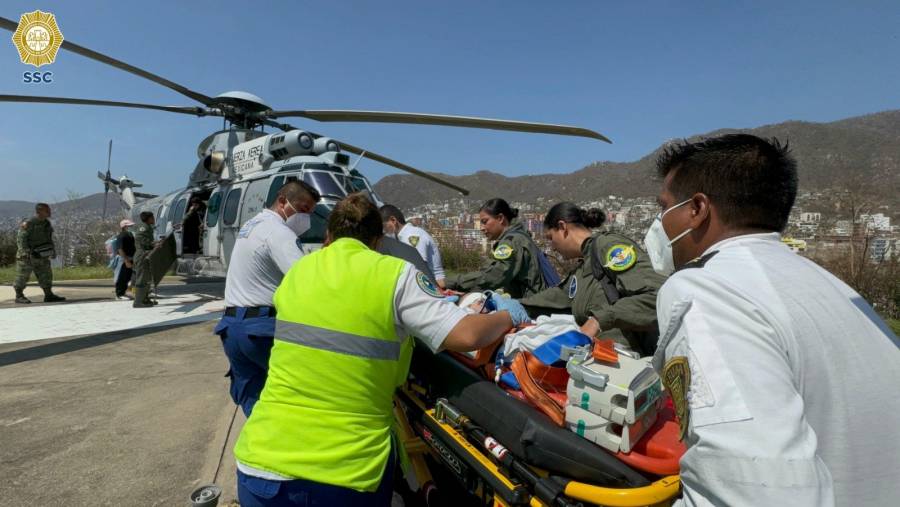 SSC traslada a afectados por Otis a hospitales de la CDMX