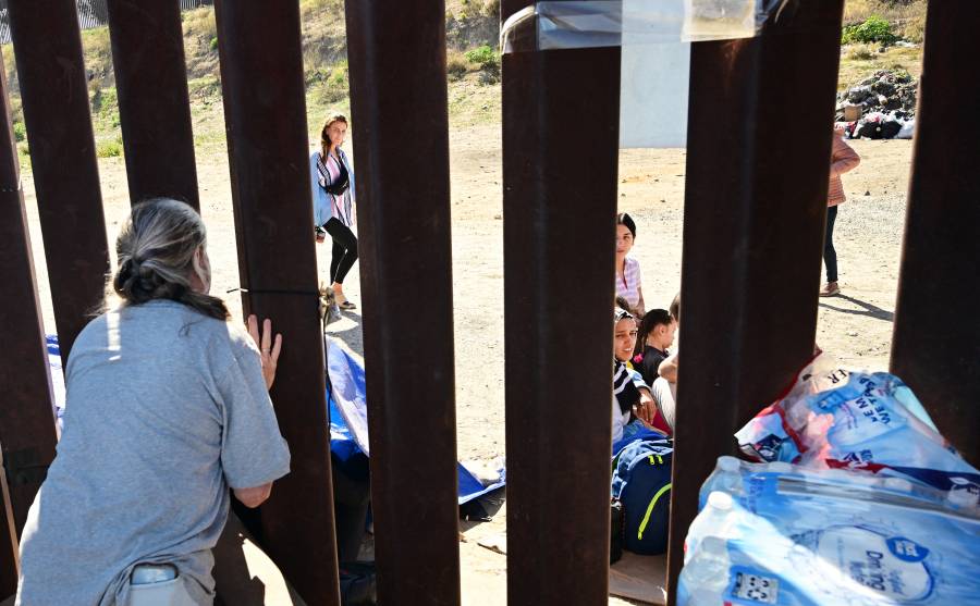 Alguaciles de Arizona se movilizan contra el tr&aacute;fico de migrantes