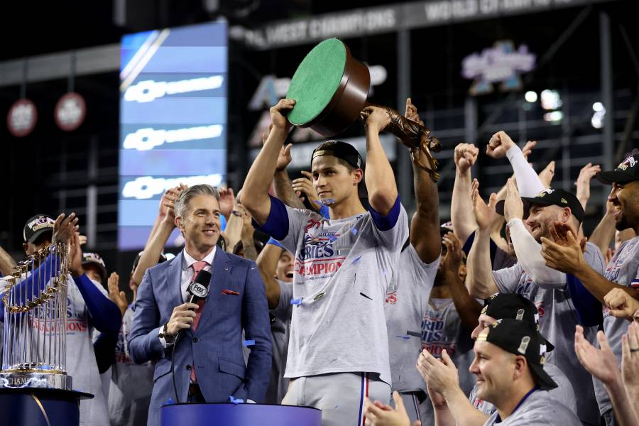 Rangers se coronan en la Serie Mundial de béisbol