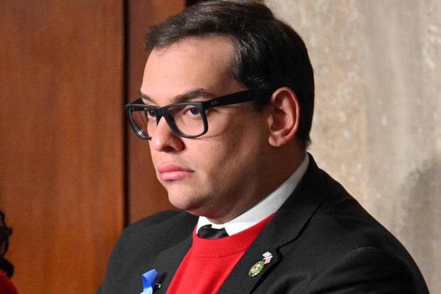 Cámara de EEUU vota si expulsar a George Santos acusado de robo a donantes