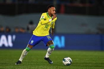 Neymar ser&aacute; operado el jueves en Brasil de ruptura de ligamento cruzado
