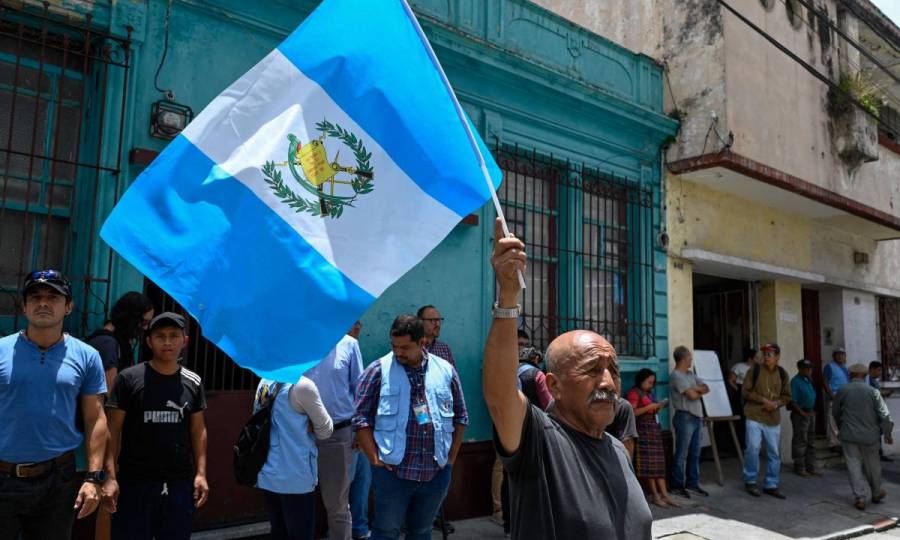 Tribunal Electoral inhabilita al partido de presidente electo de Guatemala