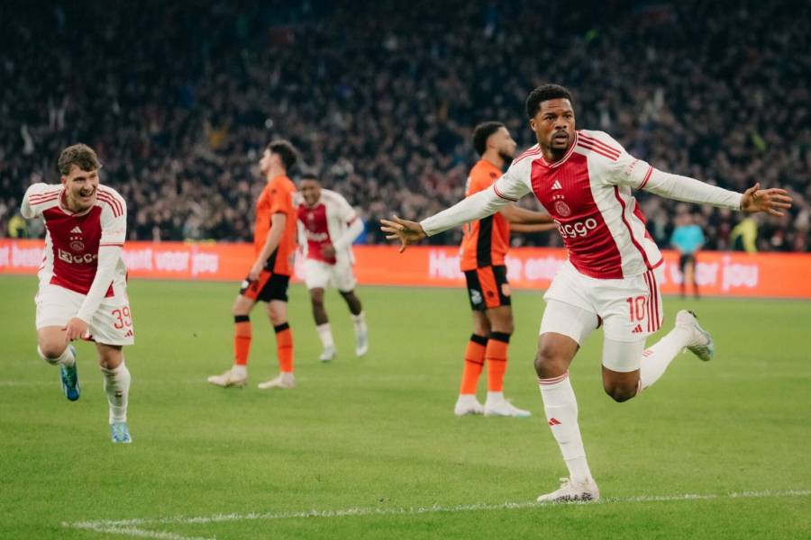 Ajax deja de ser colista en la Eredivisie