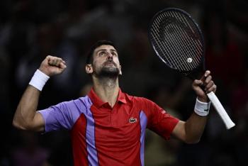 Djokovic sufre ante Griekspoor pero logra el pase a cuartos de Par&iacute;s-Bercy