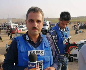 Conmoci&oacute;n en Gaza tras la muerte del periodista Mohammed Abu Hatab