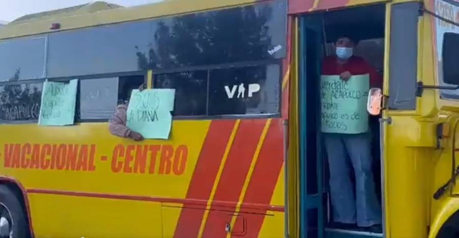 Damnificados de Acapulco exigen a AMLO apoyo para reconstrucción
