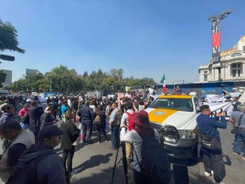 Cierran paso a caravana acapulqueña hacia Palacio Nacional