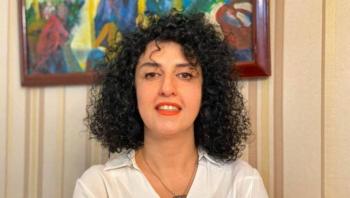 La premio Nobel de la Paz iran&iacute; Narges Mohammadi inicia una huelga de hambre en prisi&oacute;n, anuncia su familia