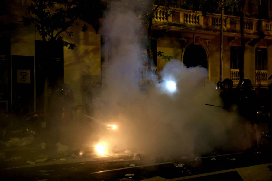 Extrema derecha española protesta contra la amnistía a independentistas catalanes