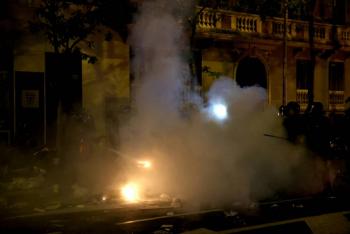 Extrema derecha espa&ntilde;ola protesta contra la amnist&iacute;a a independentistas catalanes