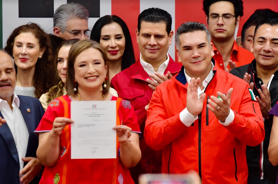 X&oacute;chitl G&aacute;lvez se registra en el PRI como precandidata presidencial