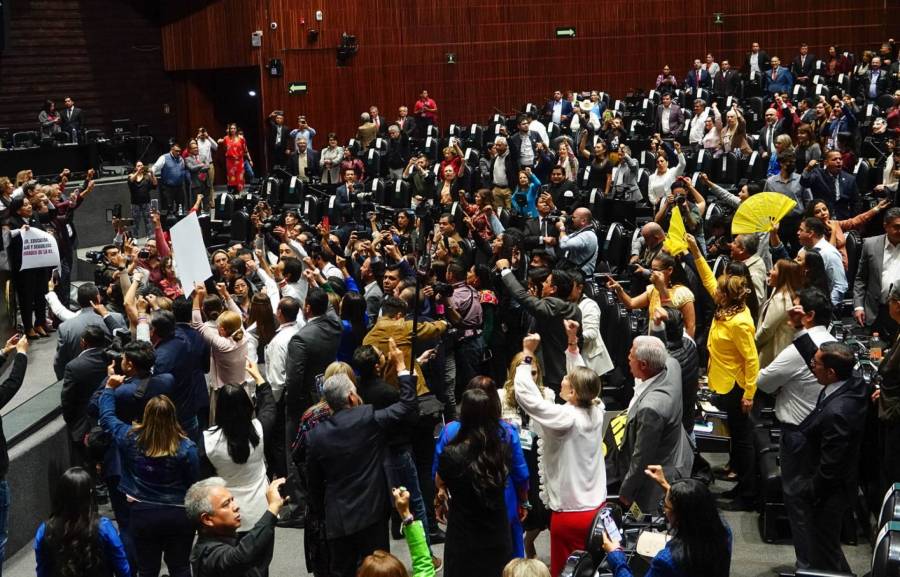 Desilusi&oacute;n y decisiones en el congreso: “Hasta el d&iacute;a de hoy, estamos en Morena, ma&ntilde;ana no sabemos”