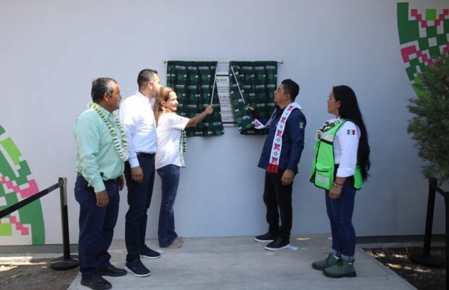 Ricardo Gallardo inaugura escuela primaria en Tampamolón Corona