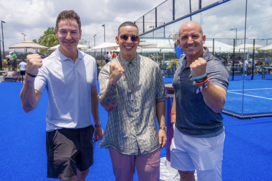 Daddy Yankee bautiza 