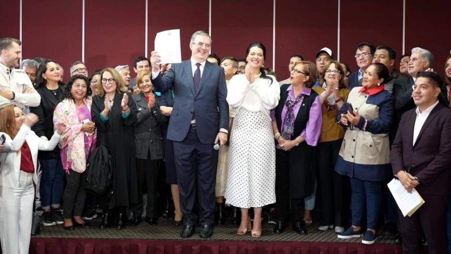 Celebra Sheinbaum decisión de Ebrard de permamecer en Morena