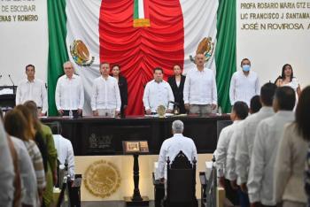 César Yáñez asiste al Quinto Informe de Gobierno de Carlos Merino