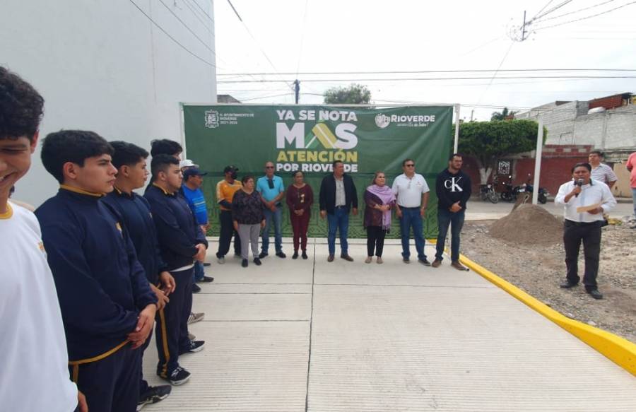 Inauguran pavimentación de la Privada de Gabriel Martínez en Rioverde