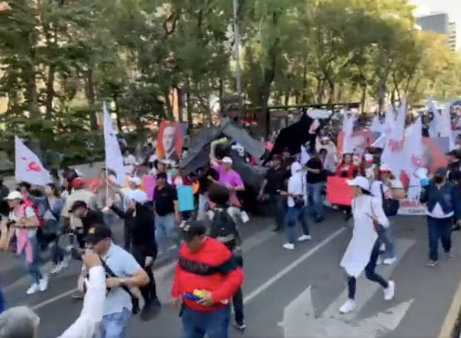 Simpatizantes de Adrián Rubalcava cierran Paseo de la Reforma; piden proceso interno democrático