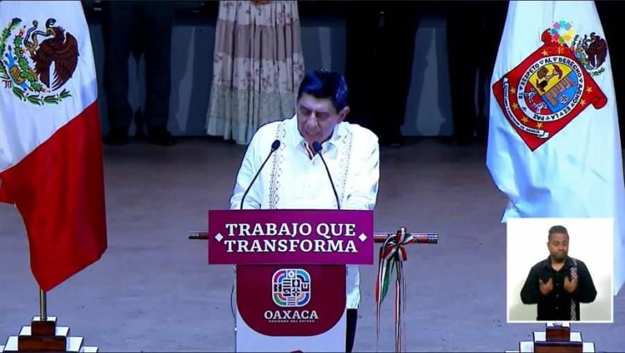 Entre protestas de la Sección 22, Salomón Jara rinde su Primer Informe de Gobierno en Oaxaca