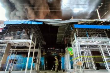 Sandra Cuevas anuncia préstamos a afectados por incendio en Plaza Oasis