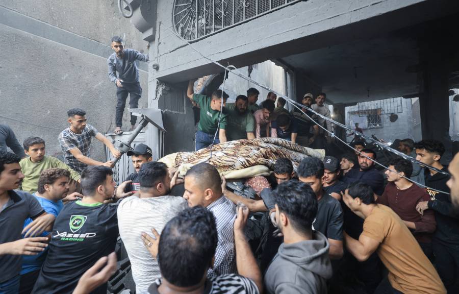 Más de 80 muertos en dos bombardeos israelíes en un campo de refugiados de Gaza