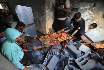 Jefe de gobierno alem&aacute;n urge en charla con Netanyahu a aliviar crisis humanitaria en Gaza