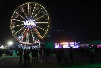Arcade Fire Enfrenta controversias, pero ofrece un espect&aacute;culo electrizante en el Corona Capital