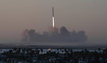 Cohete de SpaceX explota pero avanza en su objetivo de llegar a la Luna