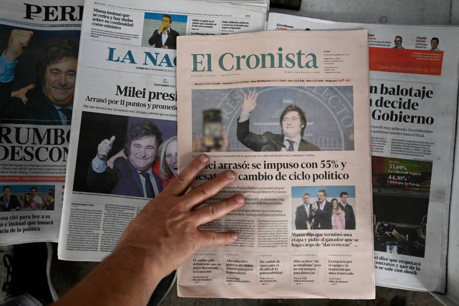Gobiernos y pol&iacute;ticos felicitan a Milei por su triunfo en Argentina
