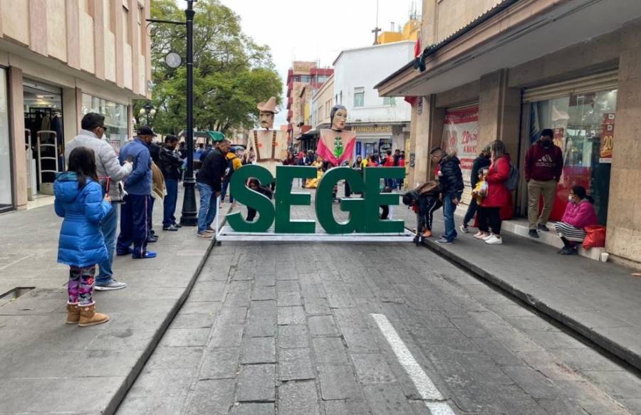 Sector educativo de SLP participa en el Desfile de la Revolución
