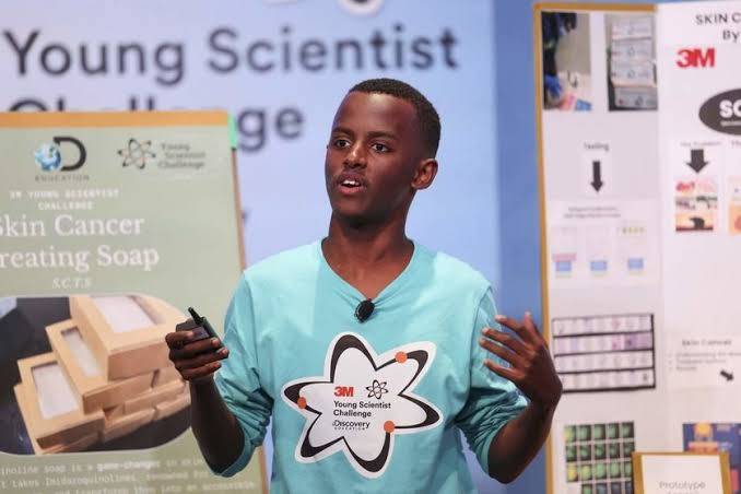 Estudiante de 14 años crea jabón para tratar cáncer de piel