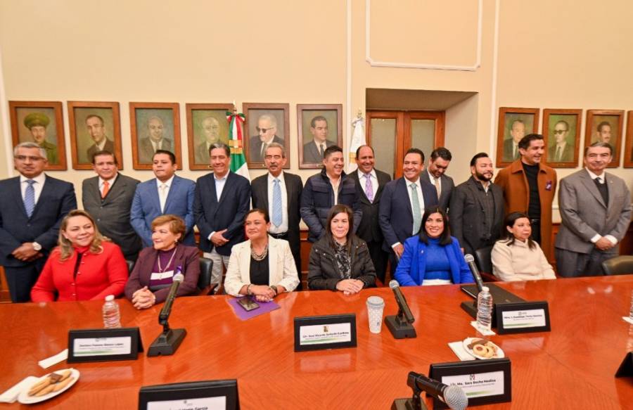 Diferentes actores, instituciones y partidos políticos firman Acuerdo de Civilidad Política en SLP