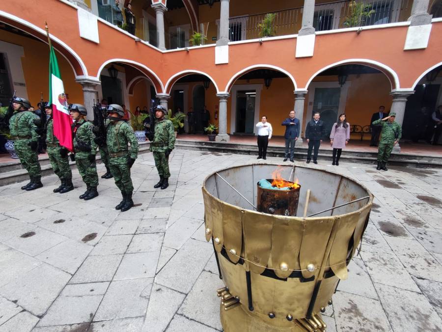 Se realiza en el Congreso del Estado Ceremonia de Incineración de Bandera