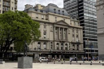 Bolsa argentina sigue racha alcista y gana 4,81% a 878.971,27 puntos