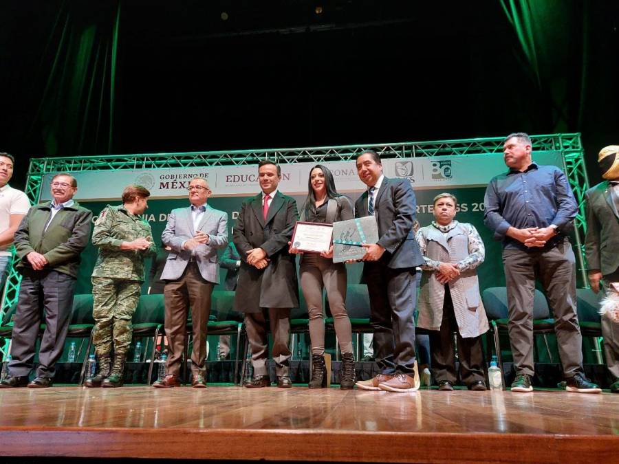 Stephanie Vaquer recibe el Premio Estatal del Deporte IMSS 2023