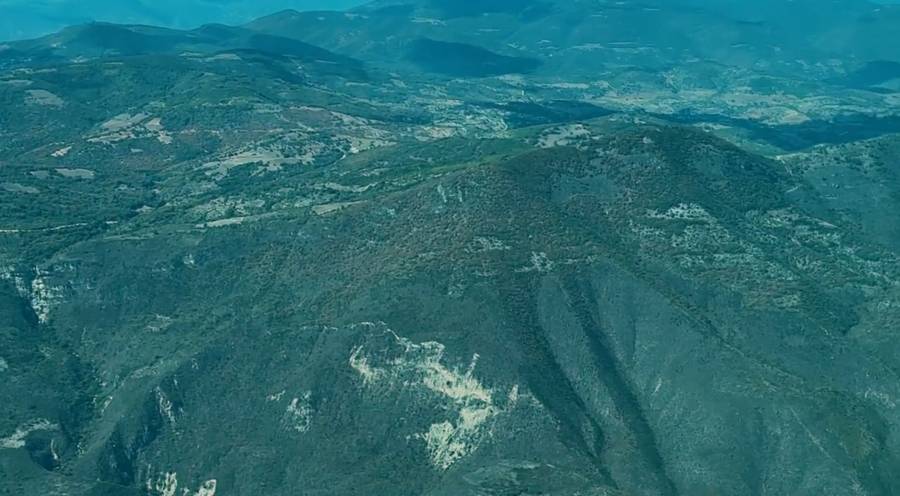 Amlo evalúa construcción de carreteras en Oaxaca
