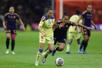 Rev&eacute;s en el coloso de Santa &Uacute;rsula : Am&eacute;rica femenil se 'achica' ante tigres en la final
